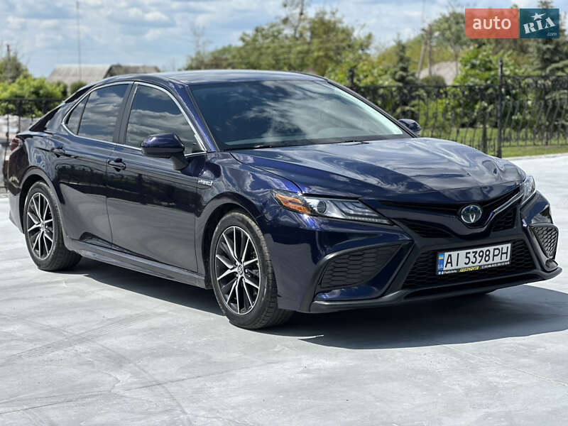 Седан Toyota Camry 2021 в Фастове