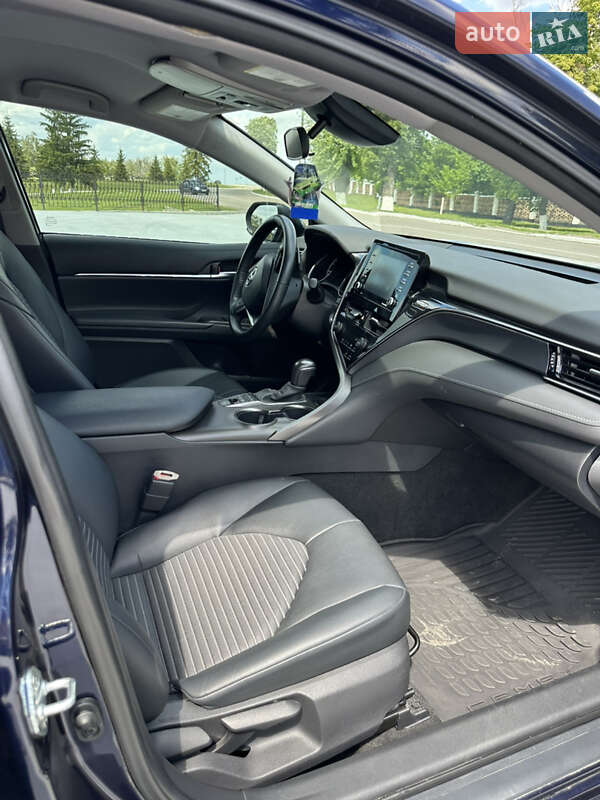 Седан Toyota Camry 2021 в Фастове