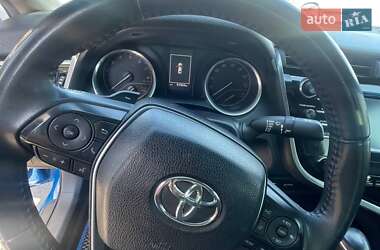 Седан Toyota Camry 2017 в 