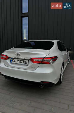 Седан Toyota Camry 2017 в 