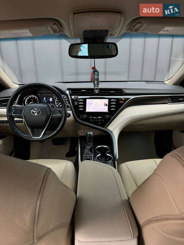 Седан Toyota Camry 2017 в Первомайську