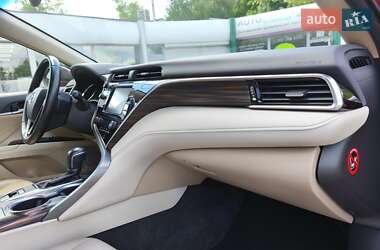 Седан Toyota Camry 2018 в 
