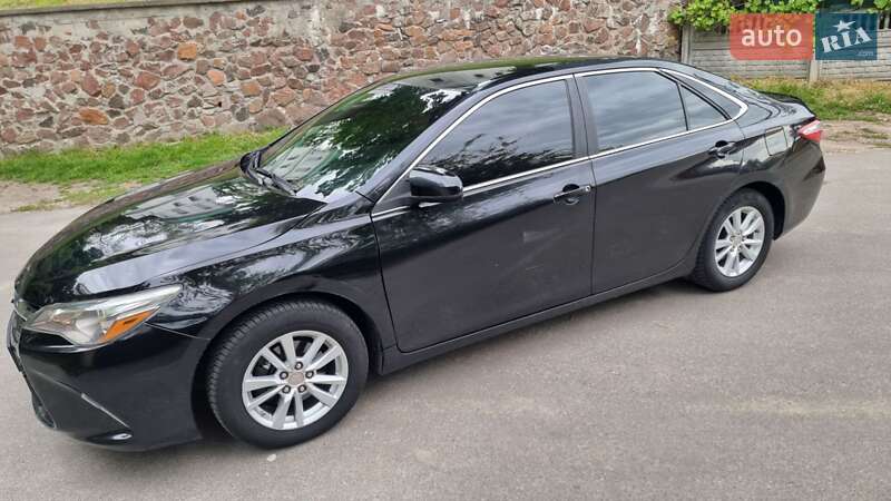 Седан Toyota Camry 2015 в Киеве