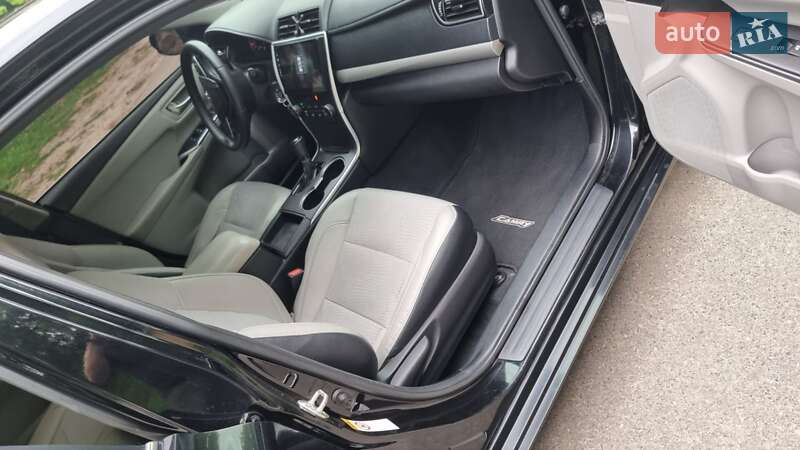 Седан Toyota Camry 2015 в Киеве