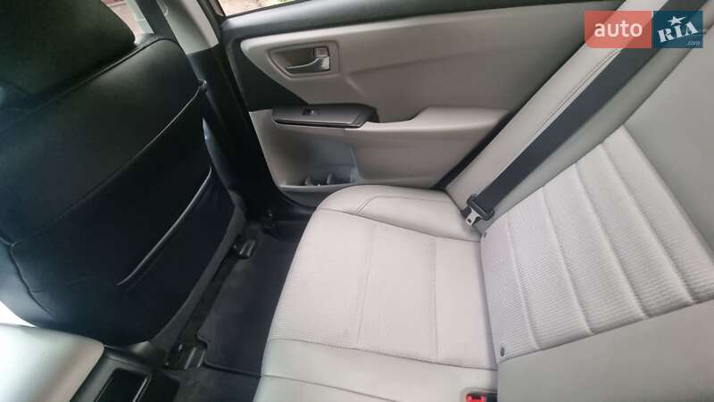 Седан Toyota Camry 2015 в Киеве