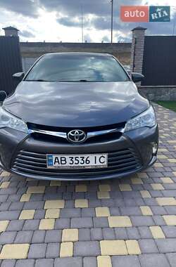 Седан Toyota Camry 2015 в Виннице