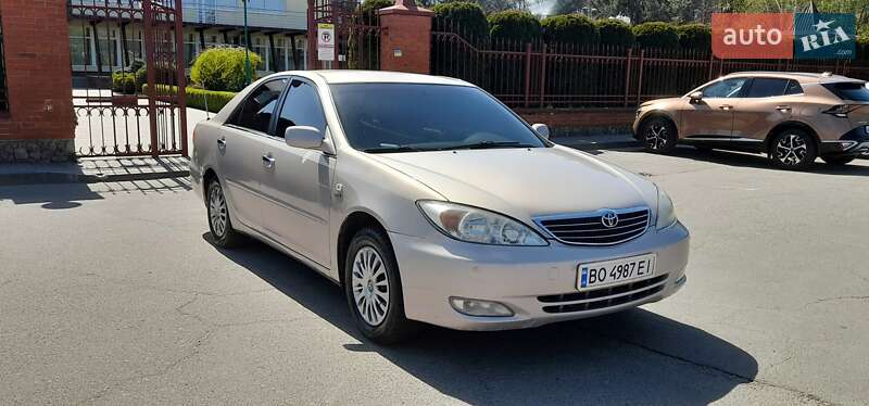 Седан Toyota Camry 2004 в Белой Церкви