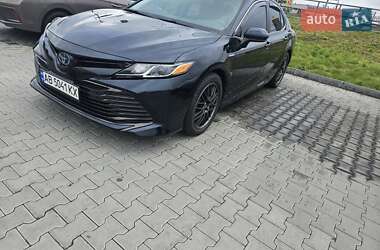Седан Toyota Camry 2020 в Виннице