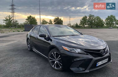 Седан Toyota Camry 2018 в Николаеве