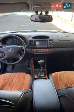 Седан Toyota Camry 2004 в 
