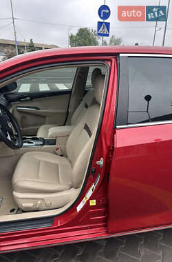 Седан Toyota Camry 2013 в 