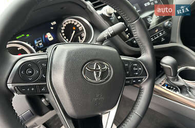 Седан Toyota Camry 2020 в 