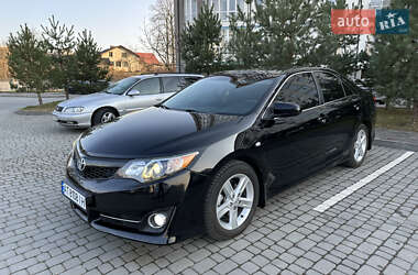 Седан Toyota Camry 2013 в 