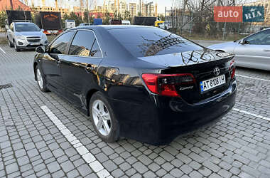 Седан Toyota Camry 2013 в 
