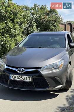 Седан Toyota Camry 2015 в Киеве