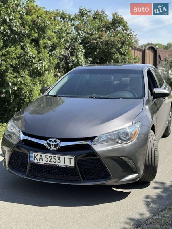 Седан Toyota Camry 2015 в 