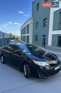 Седан Toyota Camry 2013 в 