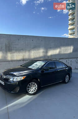 Седан Toyota Camry 2013 в 
