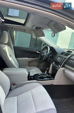Седан Toyota Camry 2013 в 