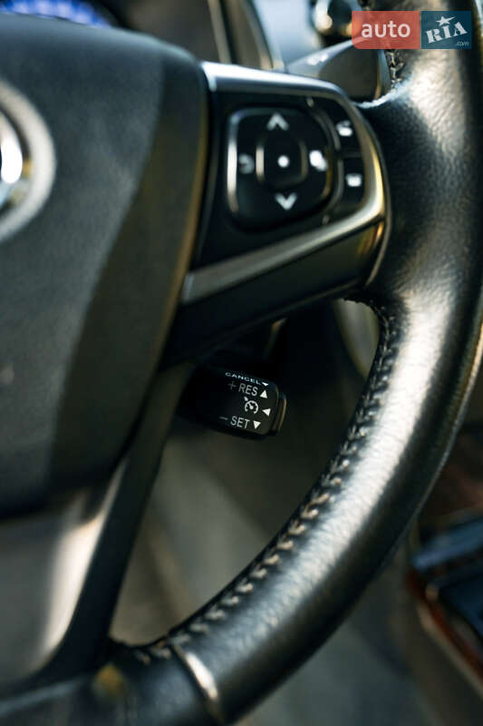 Седан Toyota Camry 2014 в Дніпрі
