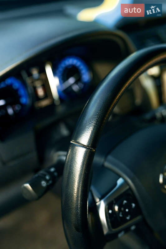 Седан Toyota Camry 2014 в Дніпрі