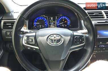 Седан Toyota Camry 2015 в 