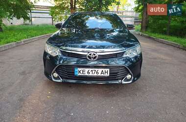 Седан Toyota Camry 2016 в Першотравенську