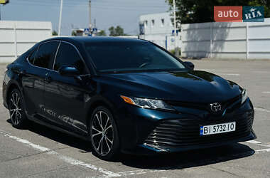 Седан Toyota Camry 2019 в Кременчуге