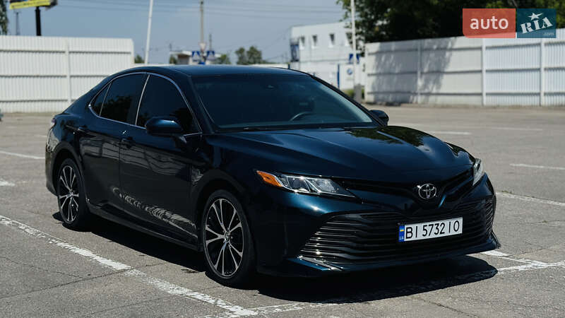 Toyota Camry 2019