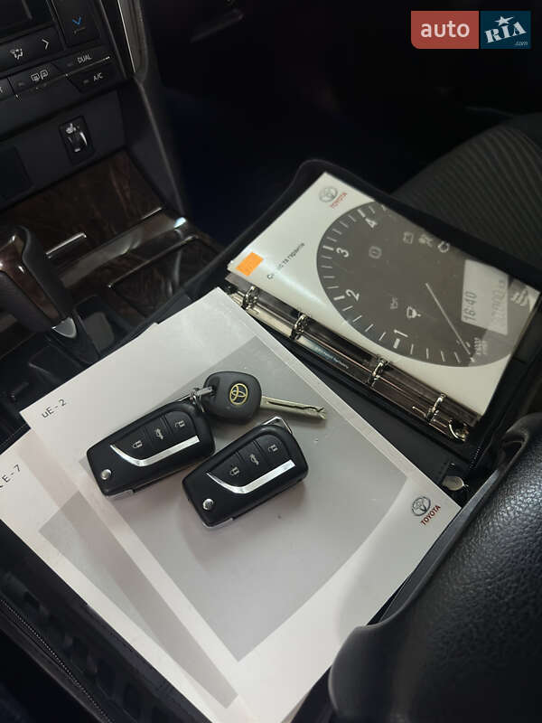 Седан Toyota Camry 2014 в Дніпрі