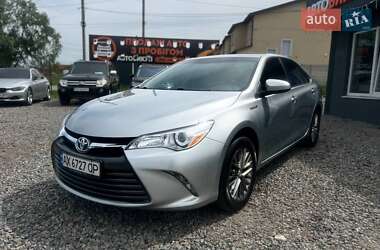 Седан Toyota Camry 2016 в Пісочині