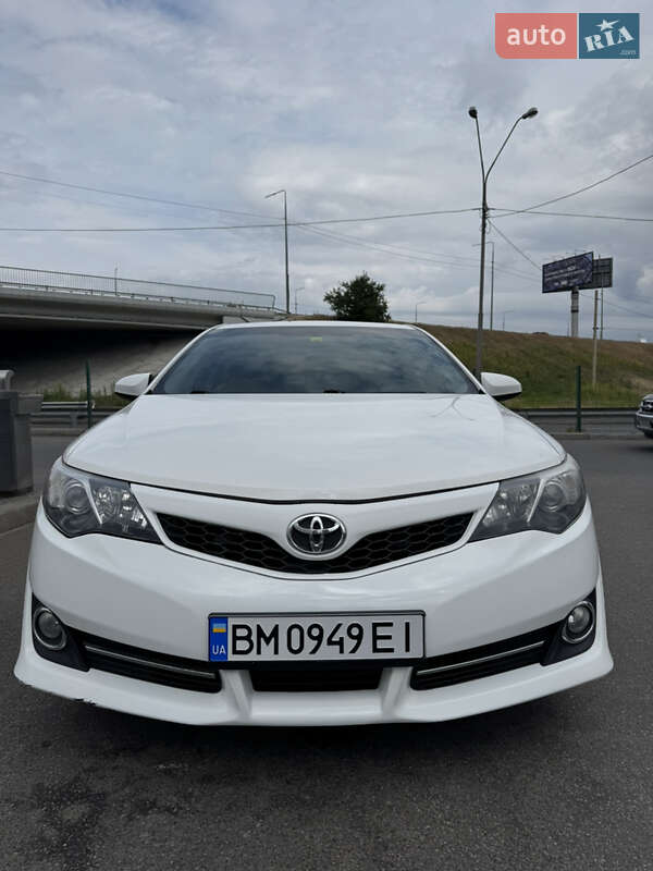 Седан Toyota Camry 2012 в 