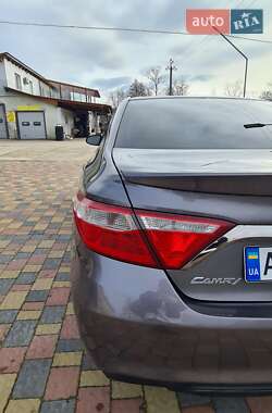 Седан Toyota Camry 2015 в 