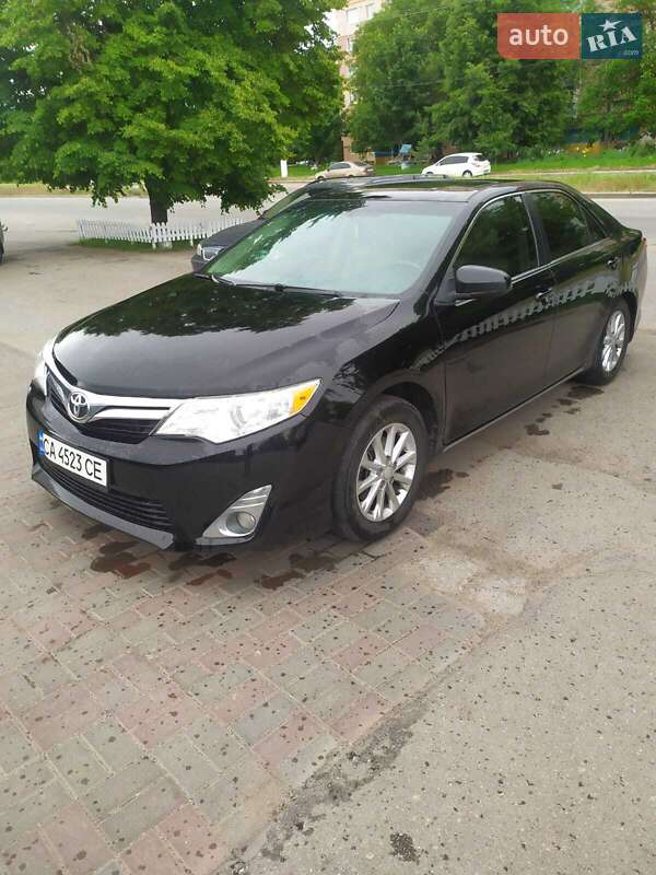 Седан Toyota Camry 2012 в Киеве