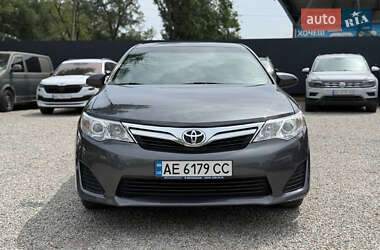 Седан Toyota Camry 2013 в Новомосковске