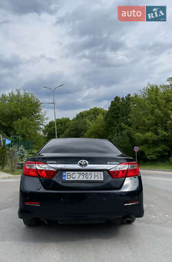 Седан Toyota Camry 2013 в 