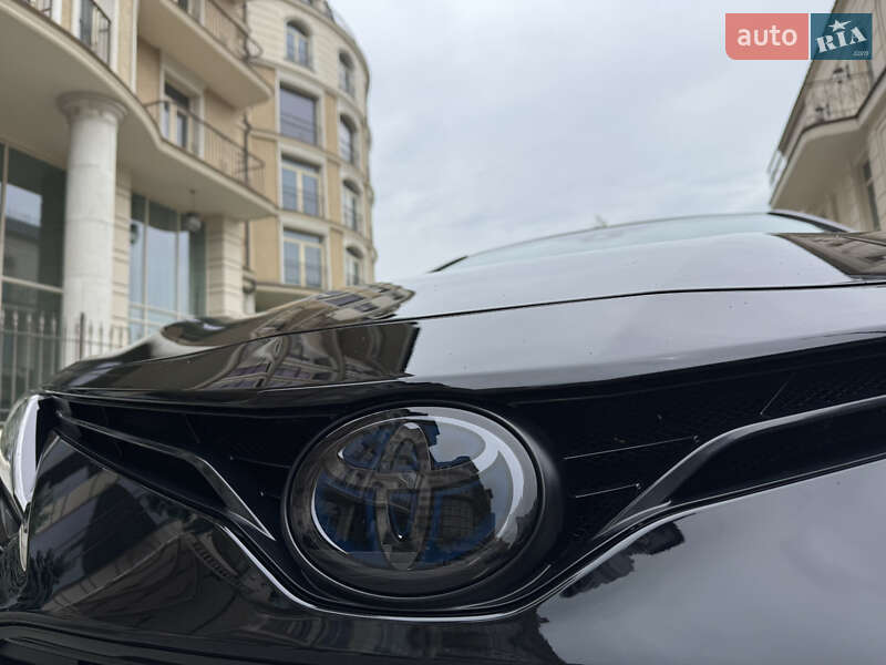 Седан Toyota Camry 2024 в Киеве