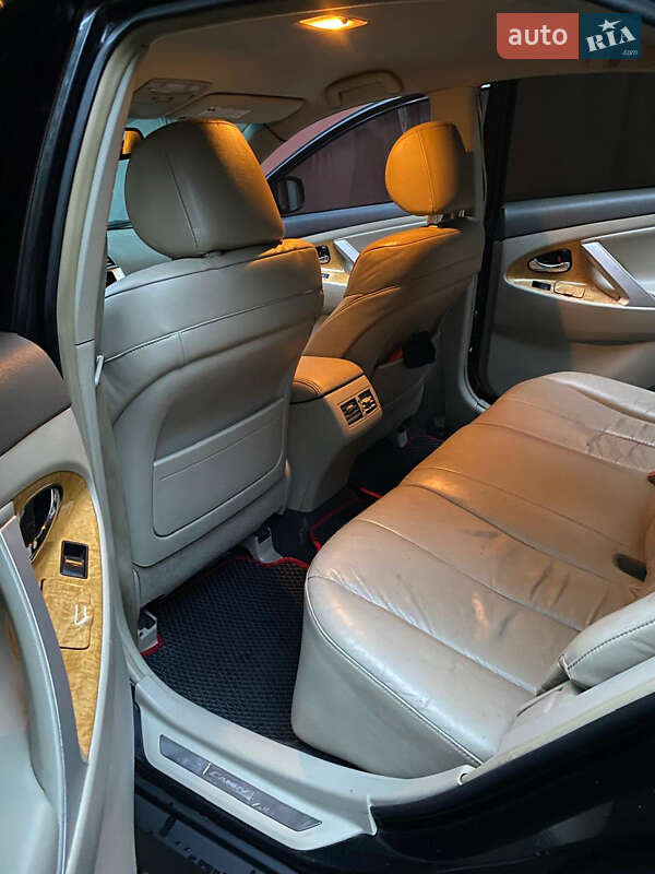 Седан Toyota Camry 2006 в Києві
