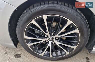 Седан Toyota Camry 2018 в 