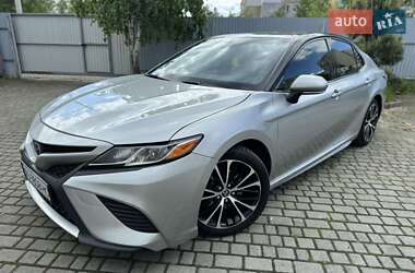 Седан Toyota Camry 2017 в 