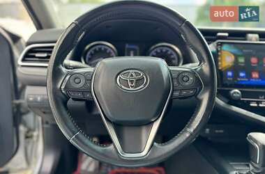 Седан Toyota Camry 2017 в 