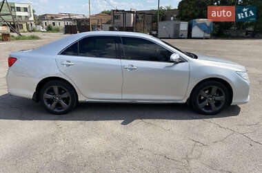 Седан Toyota Camry 2011 в Запорожье