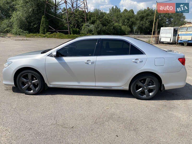 Седан Toyota Camry 2011 в Запоріжжі