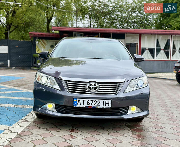 Седан Toyota Camry 2012 в Львові