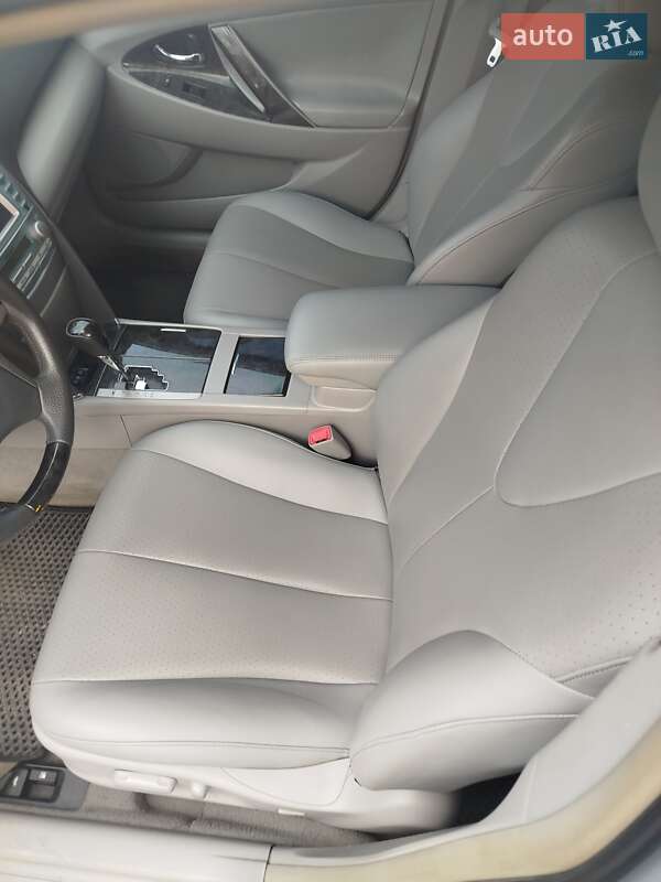 Седан Toyota Camry 2006 в Кам'янському