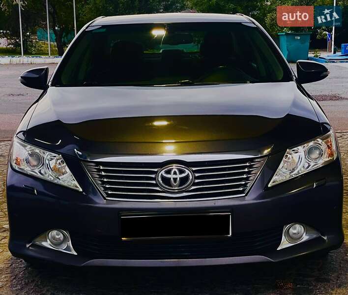 Седан Toyota Camry 2013 в Днепре