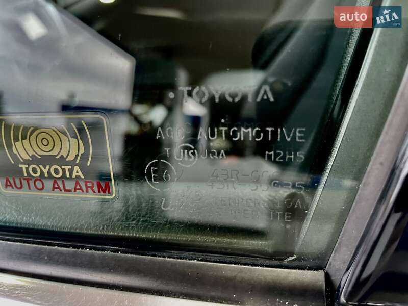 Седан Toyota Camry 2013 в Днепре