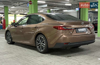 Седан Toyota Camry 2024 в 