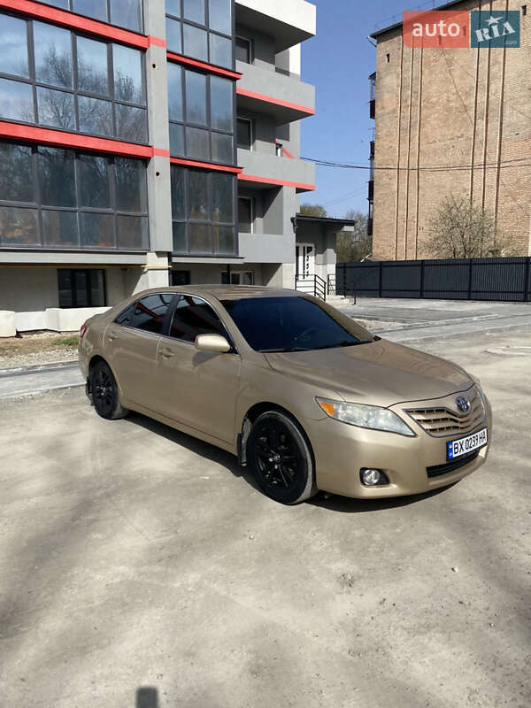 Седан Toyota Camry 2010 в 