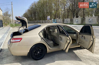 Седан Toyota Camry 2010 в 